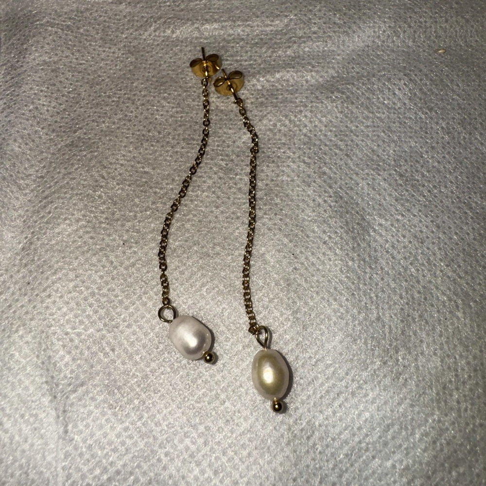 Merrin Costello Gold stranded earrings with pearls